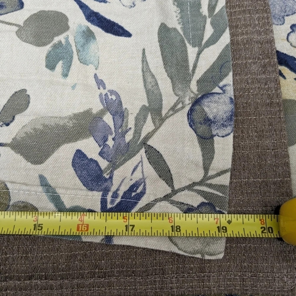 Tablecloth and napkins - Picture 3 of 6